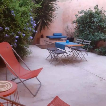 Arlette La Petite Maison Arlesienne Buitenkant foto