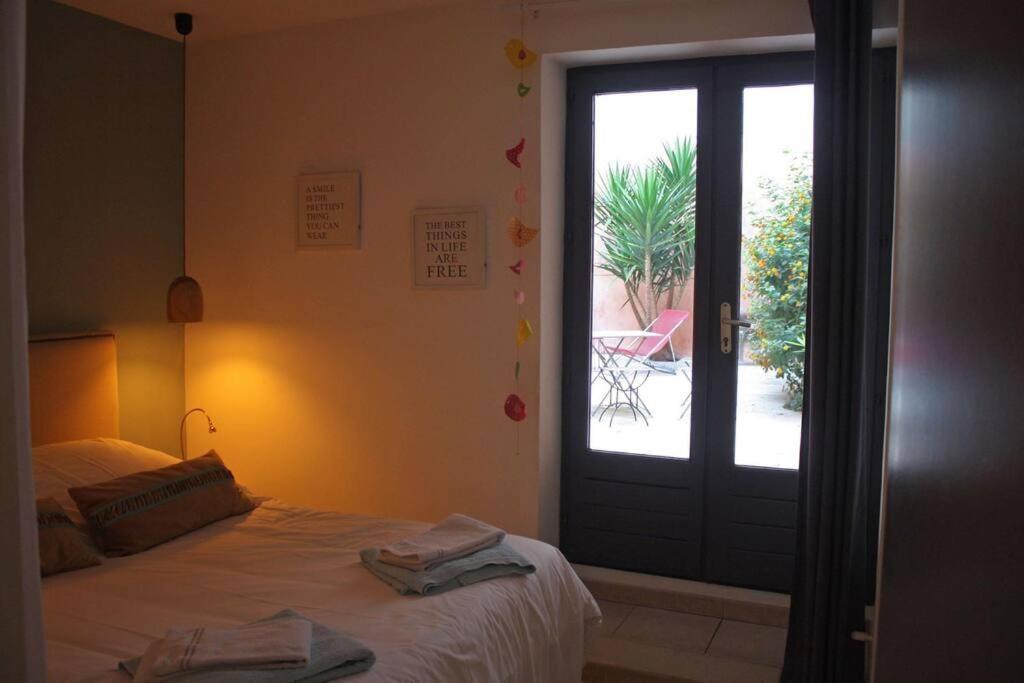 Arlette La Petite Maison Arlesienne Buitenkant foto