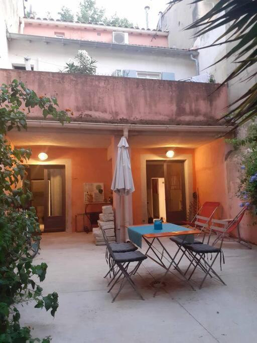 Arlette La Petite Maison Arlesienne Buitenkant foto