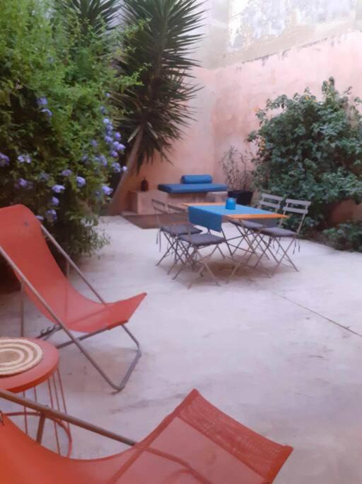 Arlette La Petite Maison Arlesienne Buitenkant foto