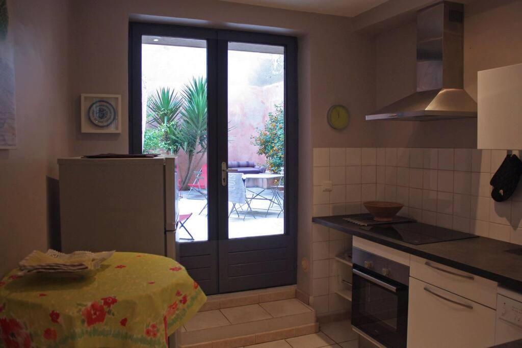 Arlette La Petite Maison Arlesienne Buitenkant foto